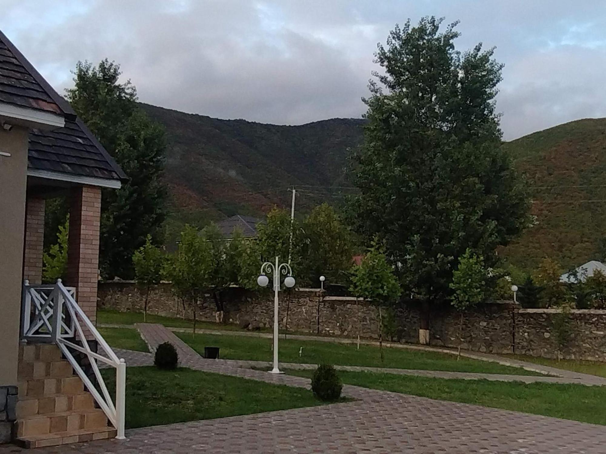 Tulpan Hotel Sheki Exterior foto